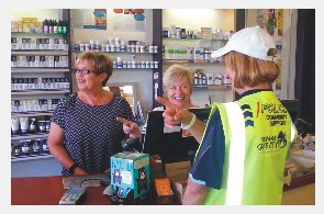 Tauranga South Community Patrol Interacting with Business owners Image
